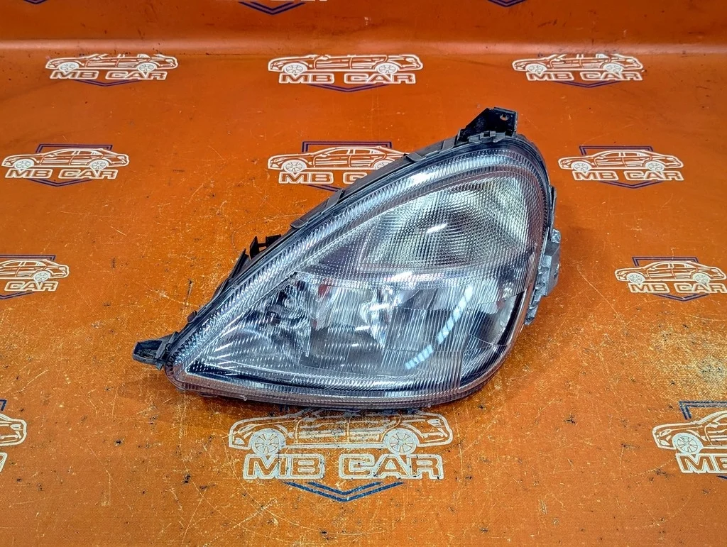 Фара левая Mercedes-Benz