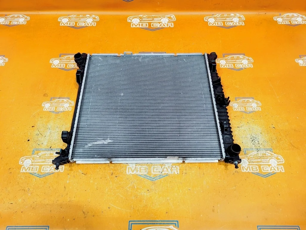 Радиатор Mercedes-Benz
