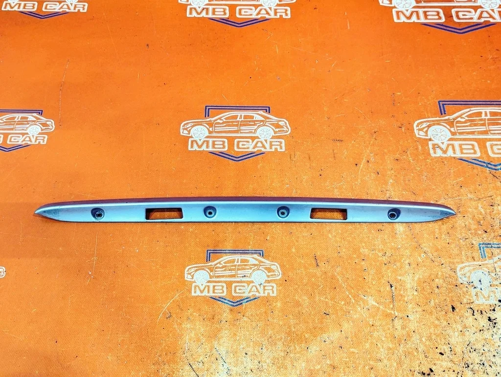 Накладка крышки багажника Mercedes-Benz