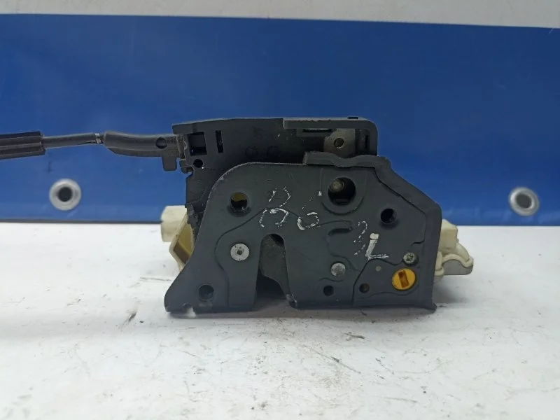 Замок двери Volkswagen Passat B6 2005 - 2010 3C4839015A, задний левый