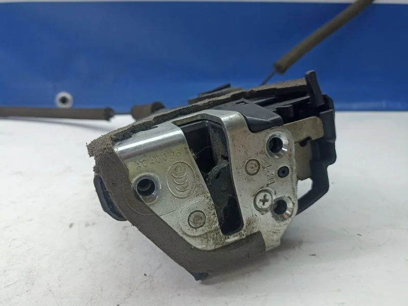 Замок двери Toyota Camry 50 2011-2018 6906033120, задний левый