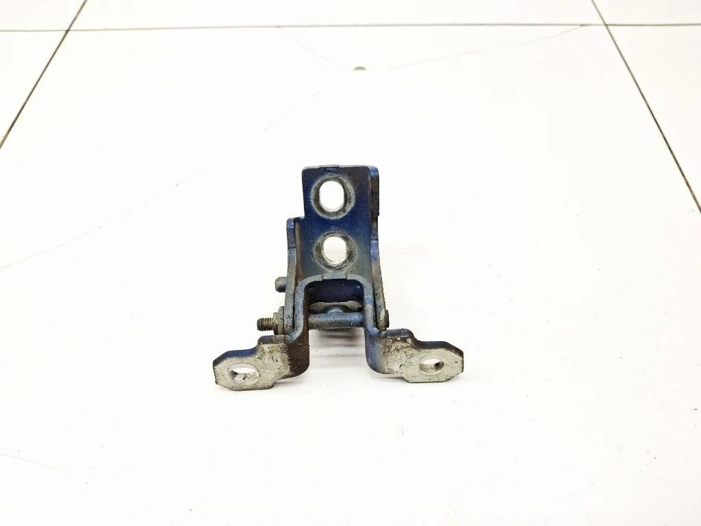 Петля двери передней левой верхняя Renault Kaptur 2020