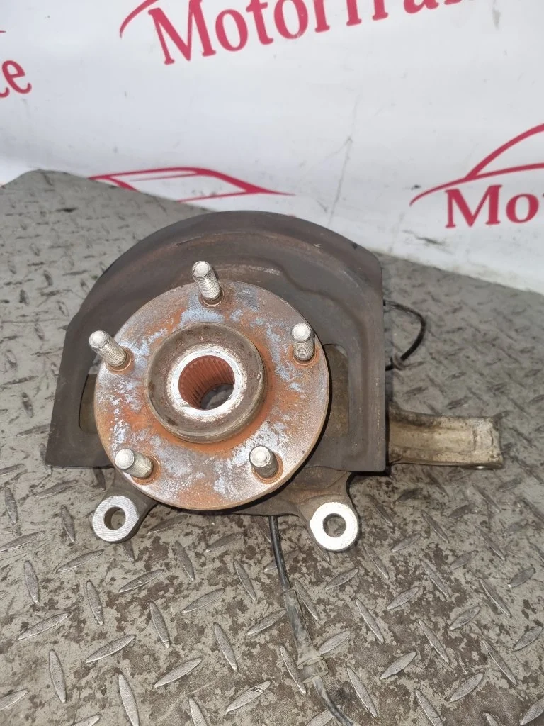 Кулак поворотный Nissan X-trail 40015JD040 T31, передний левый