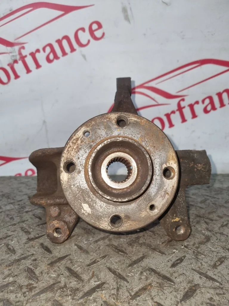 Кулак поворотный Renault Megane 8200297026, передний левый