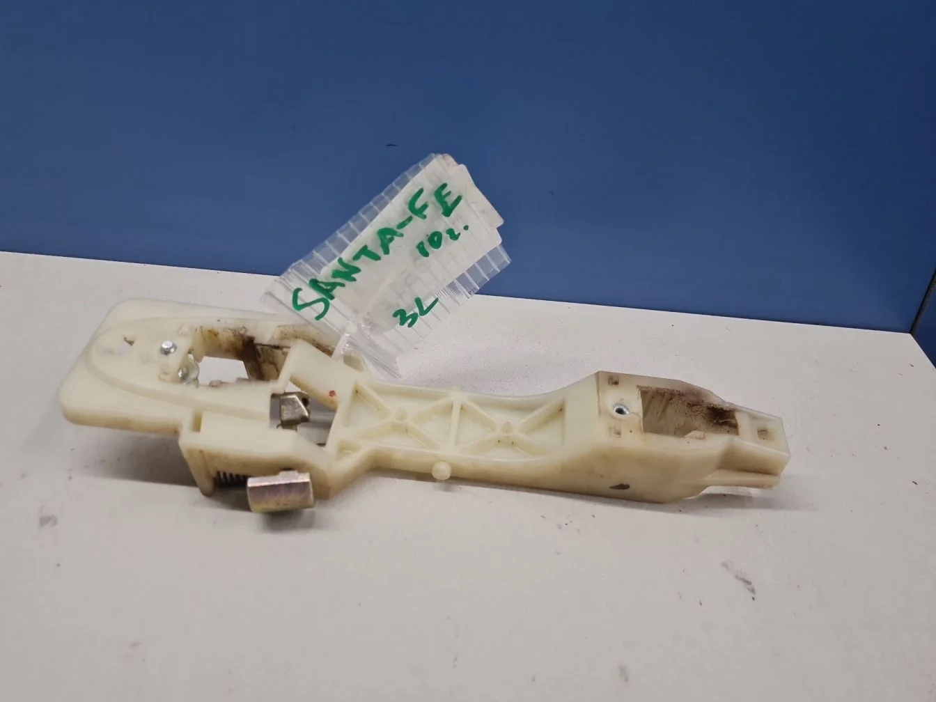 Кронштейн ручки двери задней левый для Hyundai Santa Fe CM 2005-2012