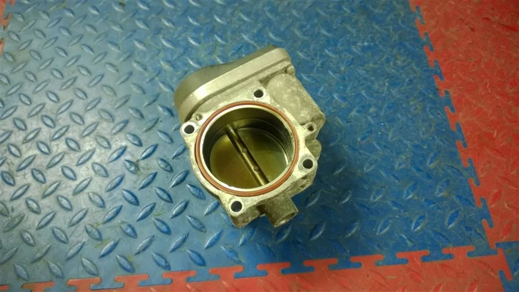 дроссельная заслонка BMW X5 E53  M54B30 231 лс 3.0i