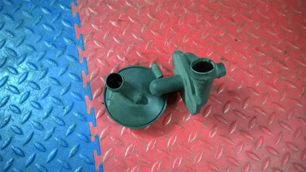 клапан вентиляции картерных газов BMW X5 E53  M54B30 231 лс 3.0i