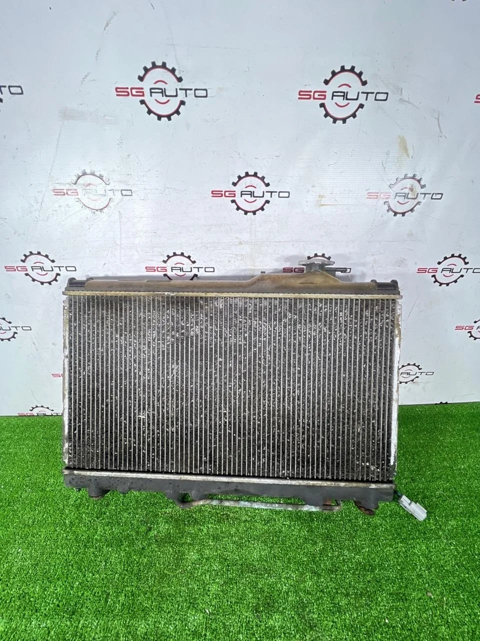Радиатор охлаждения двигателя Toyota Celica 1996 T202