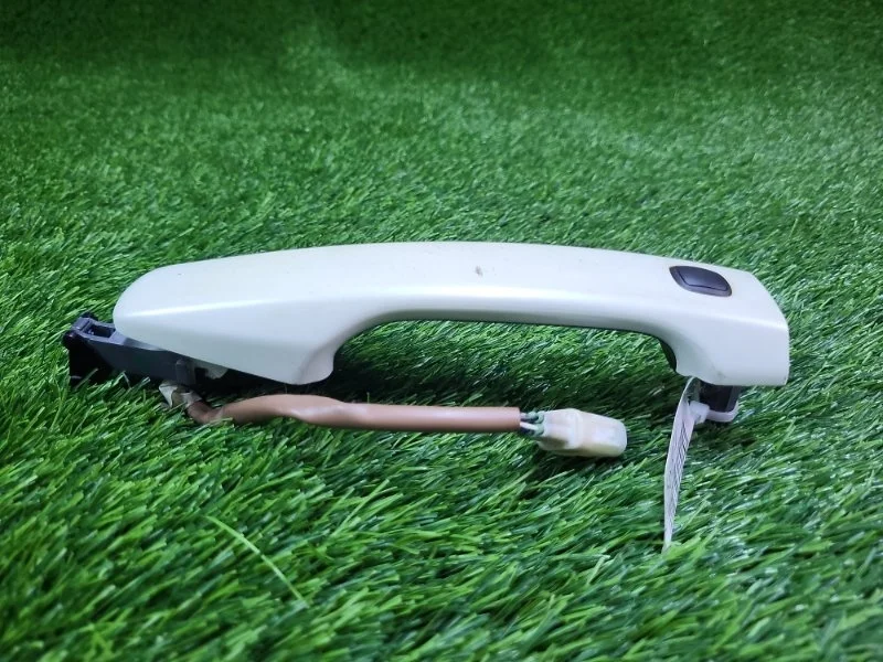 Ручка двери внешняя TOYOTA Land Cruiser 6921060100A0 200