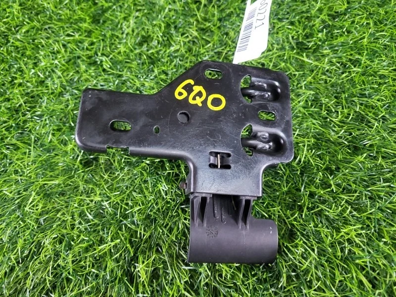 Замок капота Volkswagen Touareg 2005 6Q0823480B 7L BMV 3.2, передний