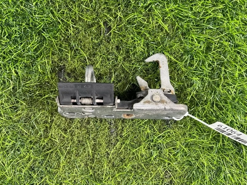 Крюк замка капота Volkswagen Tiguan 2012 1K0823480 5N CCZ 2.0T, передний