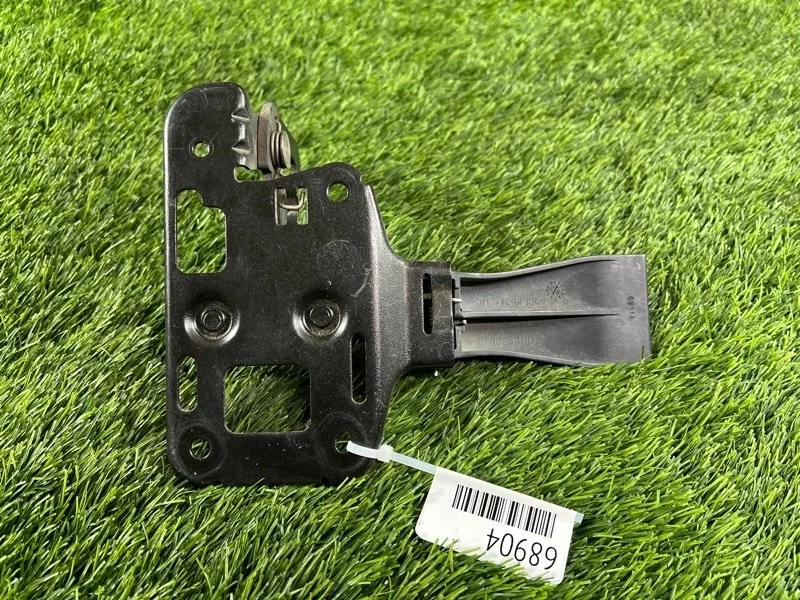 Замок капота Audi A4 2009 8T0823480 B8 CDH 1.8T, передний