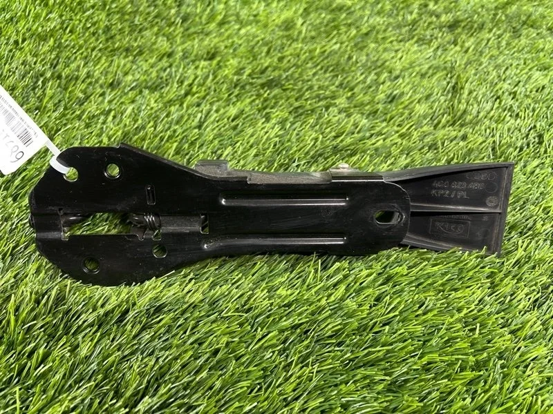 Крюк капота Audi A7 2013 4G0823480 4G CGW 3.0, передний