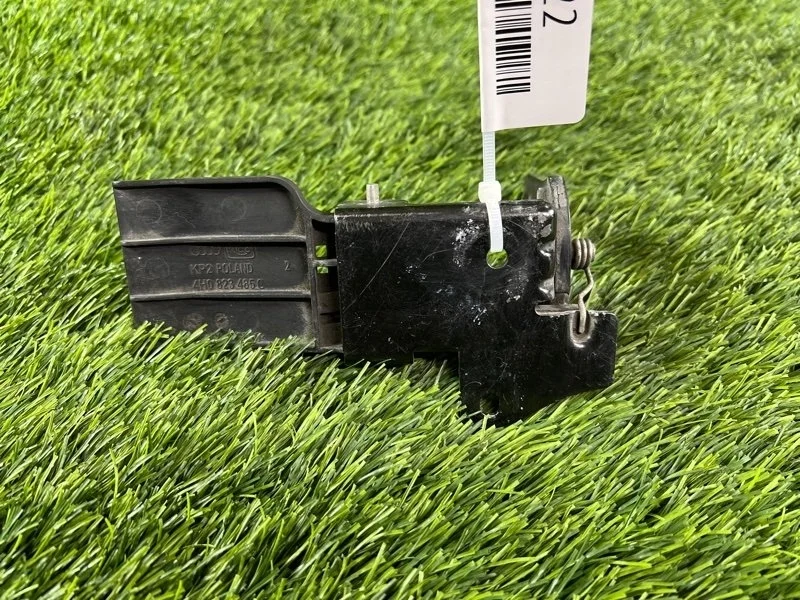 Замок капота Audi A8 2011 4H0823485C D4 CDR 4.2, передний