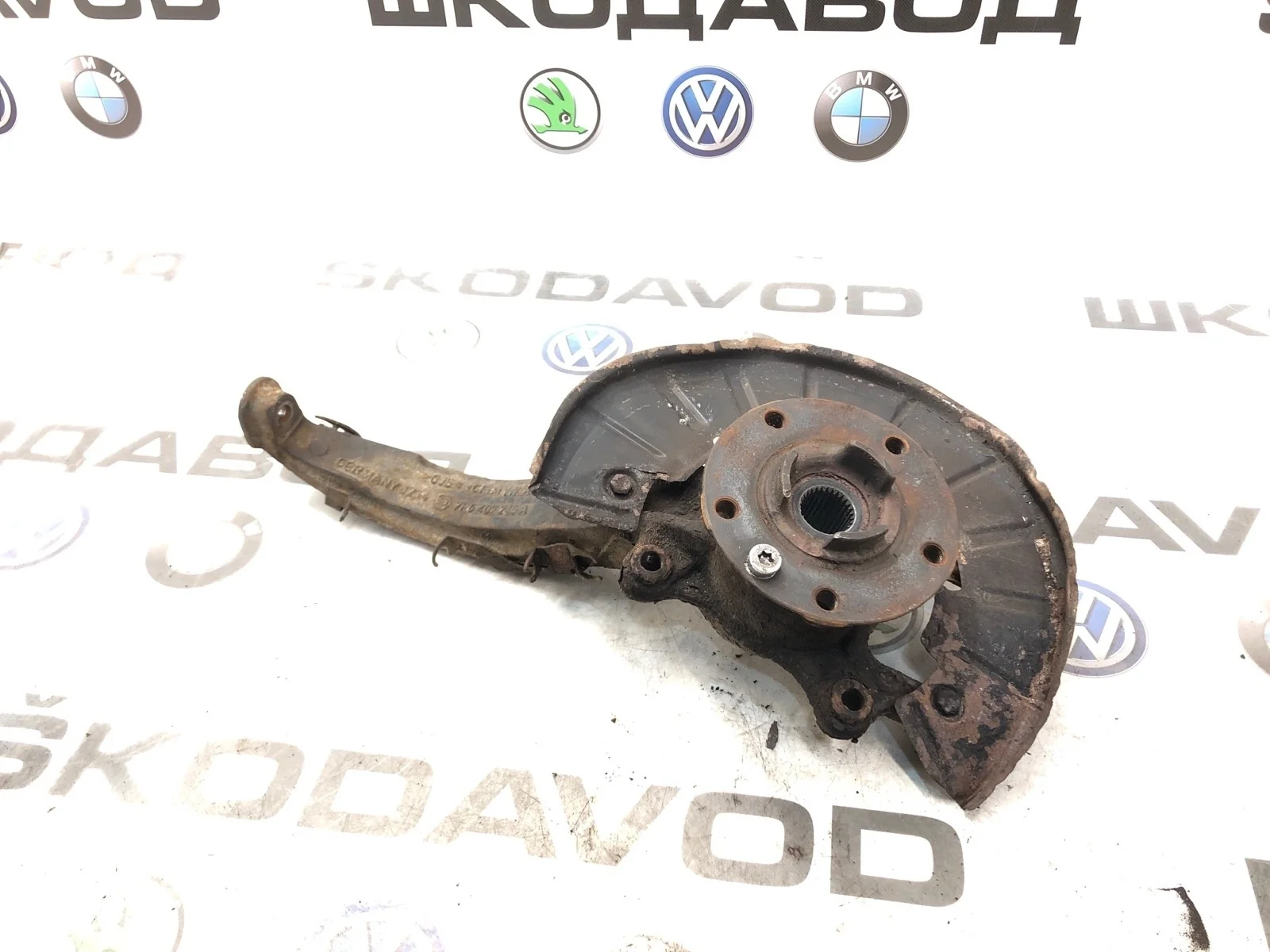 Кулак поворотный Volkswagen Touareg 2014 7P6407245A 2 NF 3.0 CJMA, передний левый