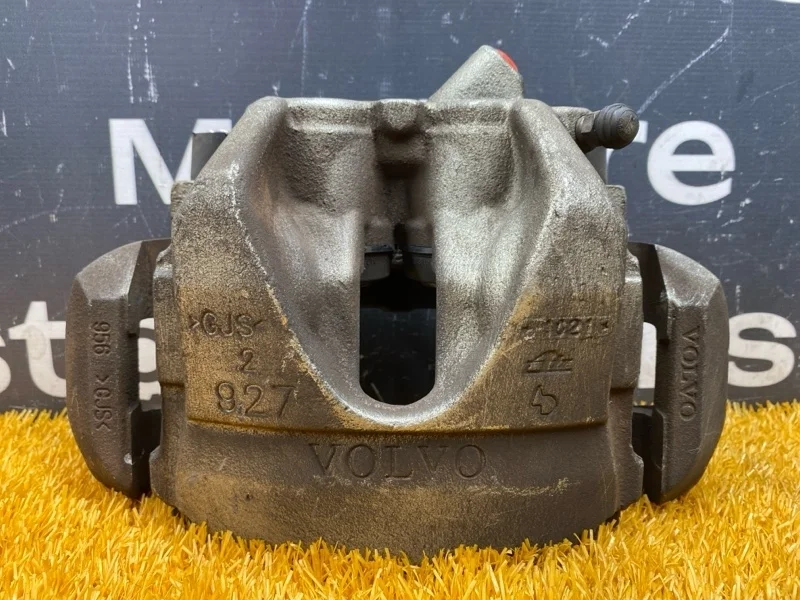 Суппорт Volvo XC60 2011 36002411 DZ44 B4204T6, передний левый