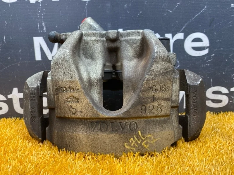 Суппорт Volvo XC60 2011 36002410 DZ44 B4204T6, передний правый