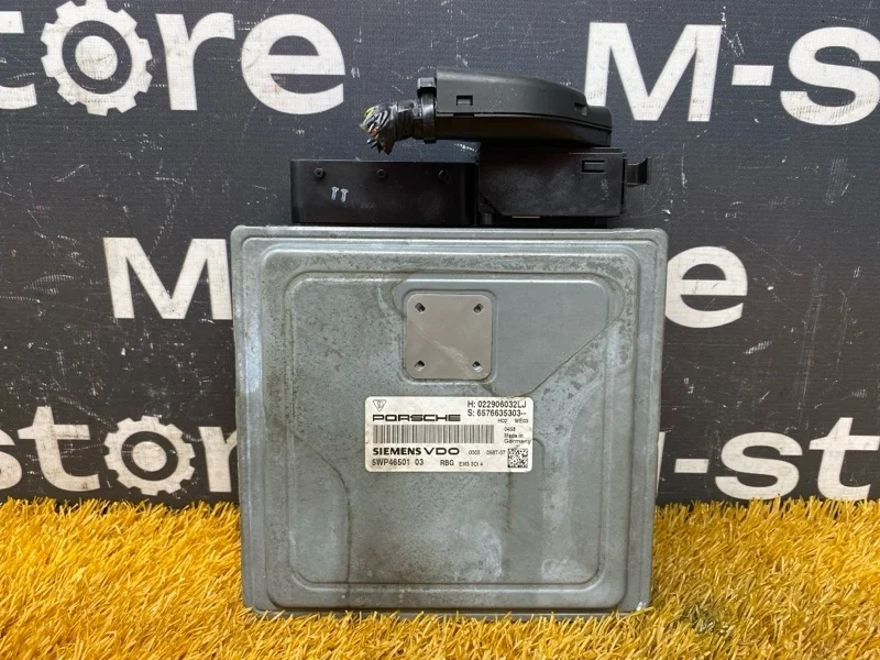 Блок управления ДВС Porsche Cayenne 2007 022906032LJ 957 M4851