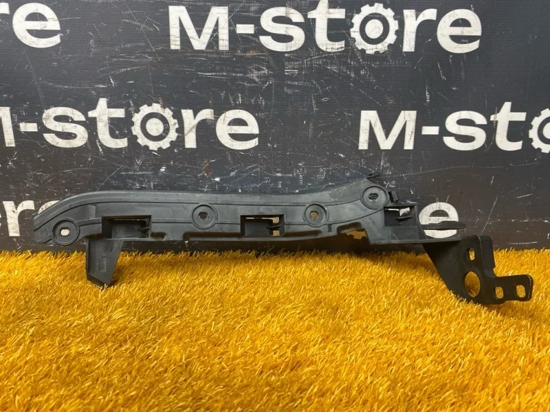 Крепление бампера Porsche Cayenne 2007 7L5807049B 957 M4801, переднее левое