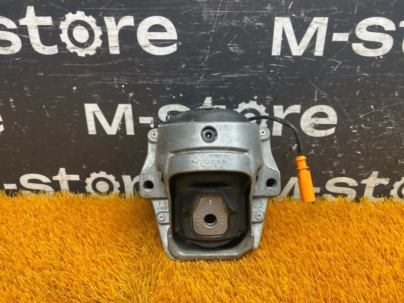 Подушка двигателя Audi Q5 2014 8R0199381AK 8R CNC, правая