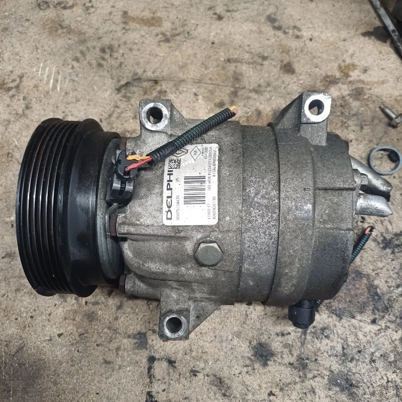 Компрессор кондиционера Renault Laguna
