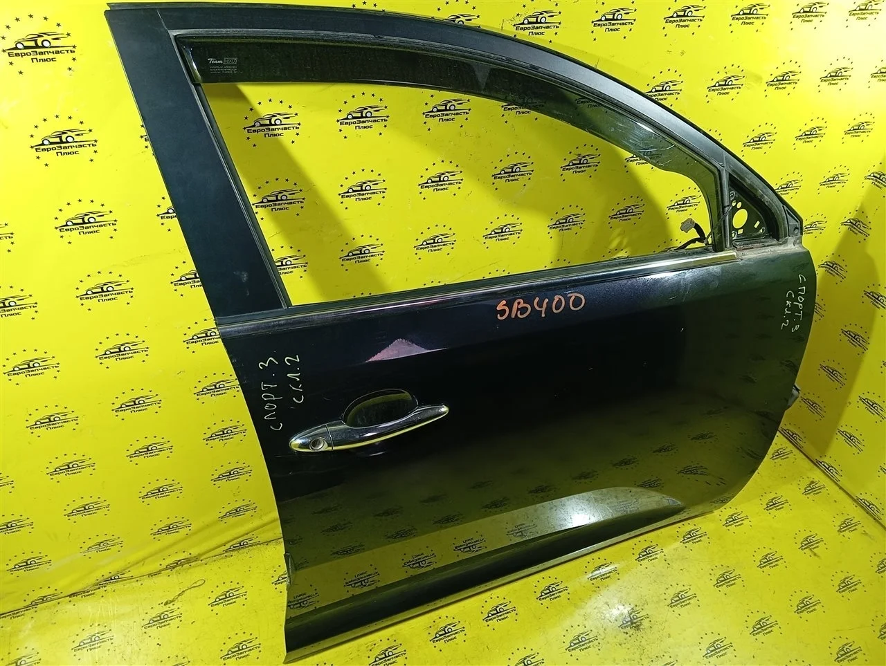 Дверь Kia Sportage 3 760033W000 SL, передняя правая