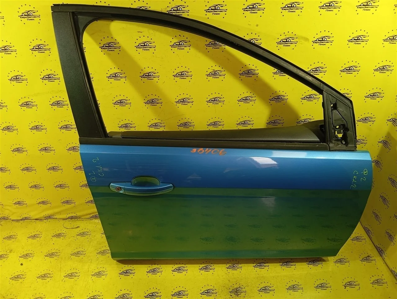 Дверь Ford Focus 2 1530169, передняя правая