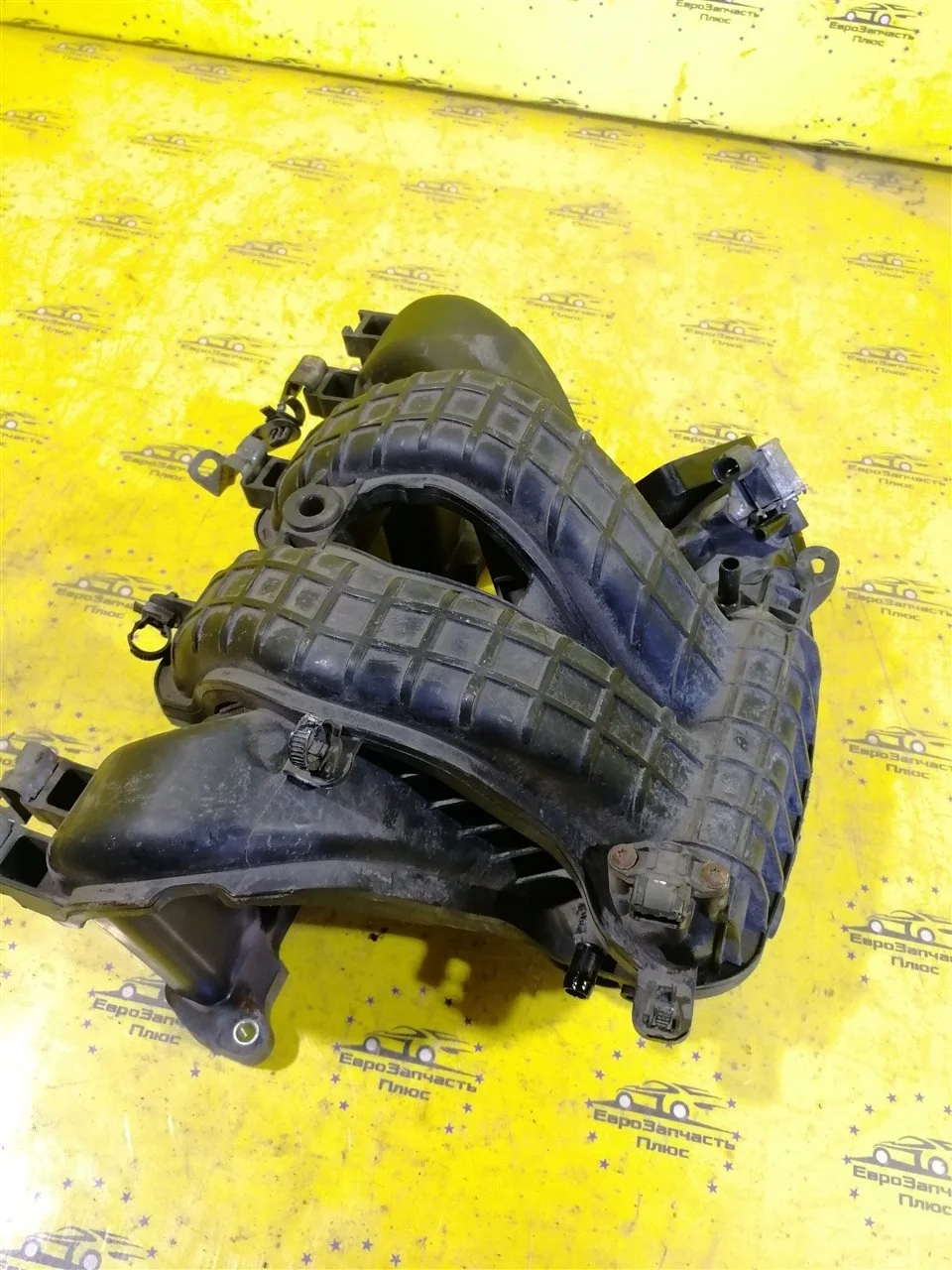 Впускной коллектор Mitsubishi Lancer 1540A069 CY