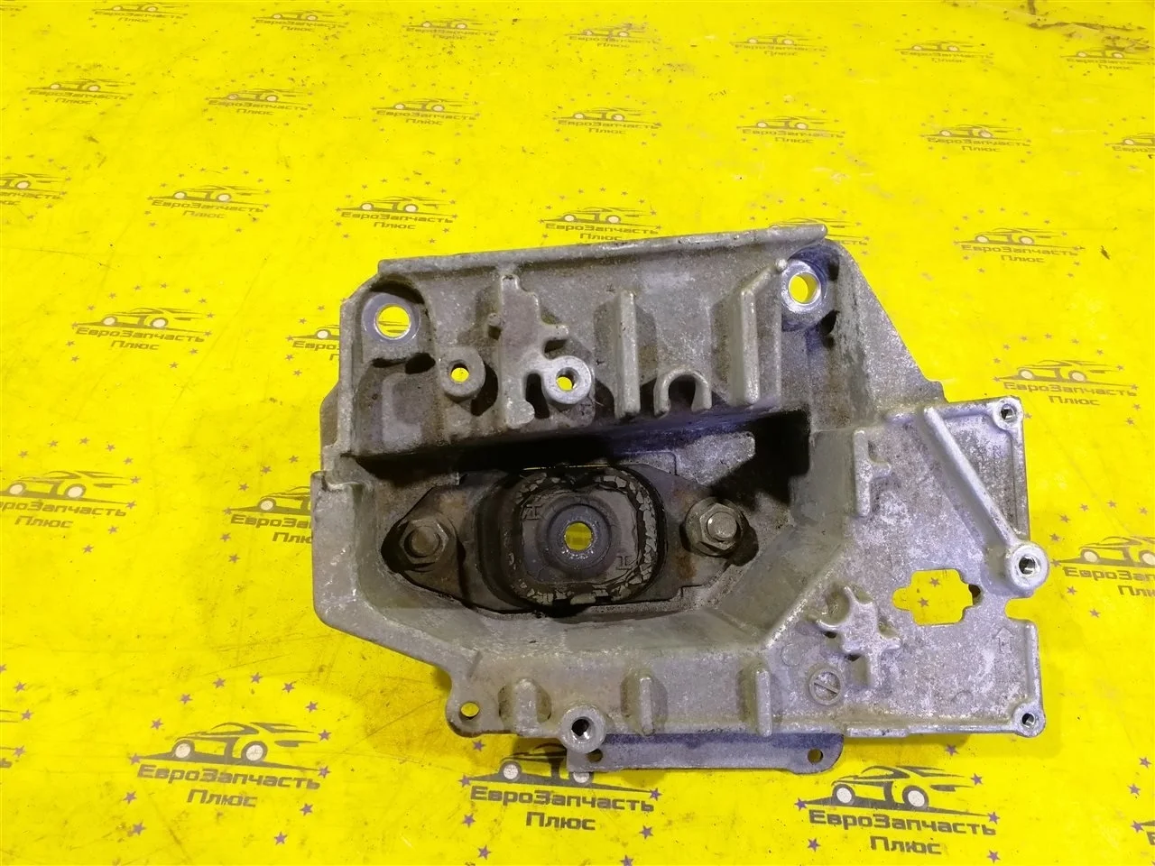 Кронштейн МКПП Nissan Juke 112541KA0A F15