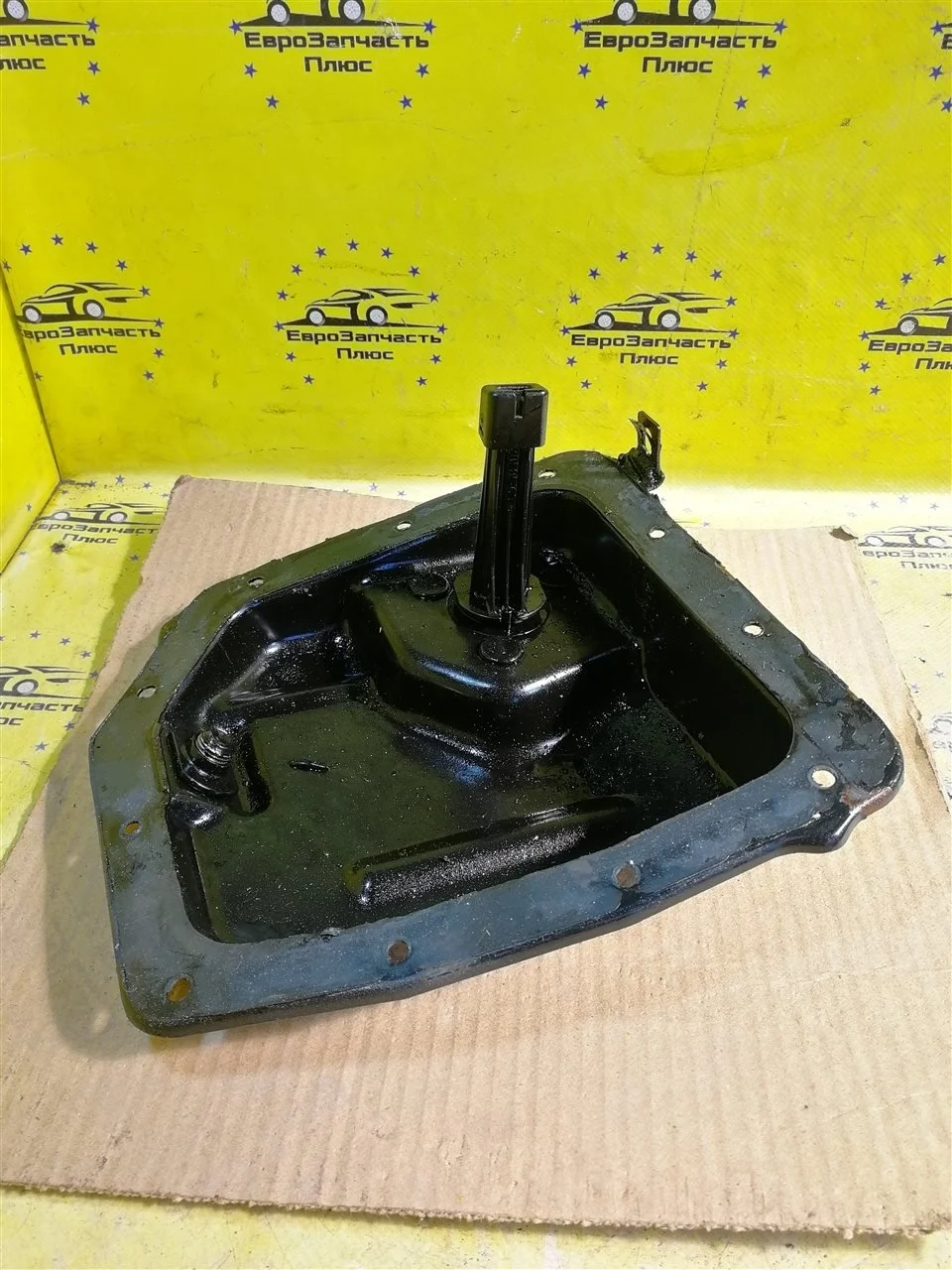 Датчик уровня масла в двигателе Kia Ceed 2 215902A100 JD