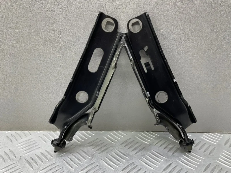 Петли капота Audi A3 8V