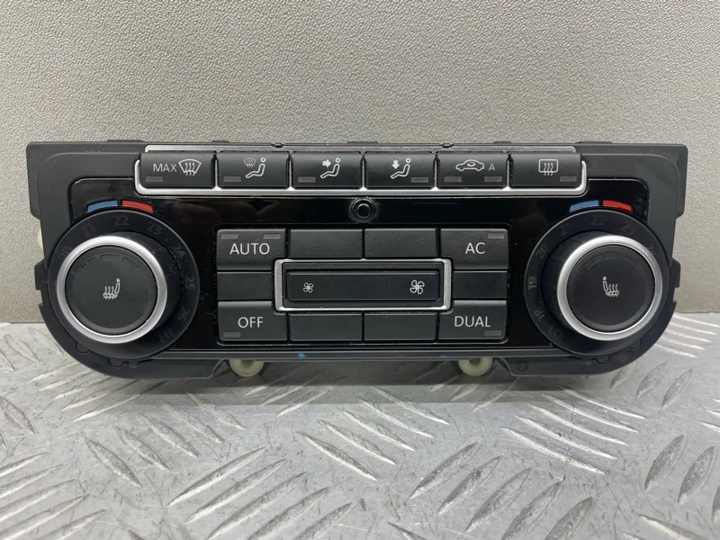 Блок управления климат-контролем Volkswagen Passat B7