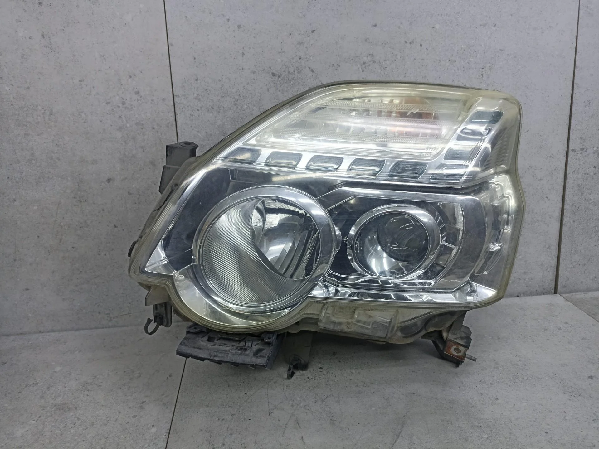 Фара левая Nissan X-Trail T31 рест. 2013