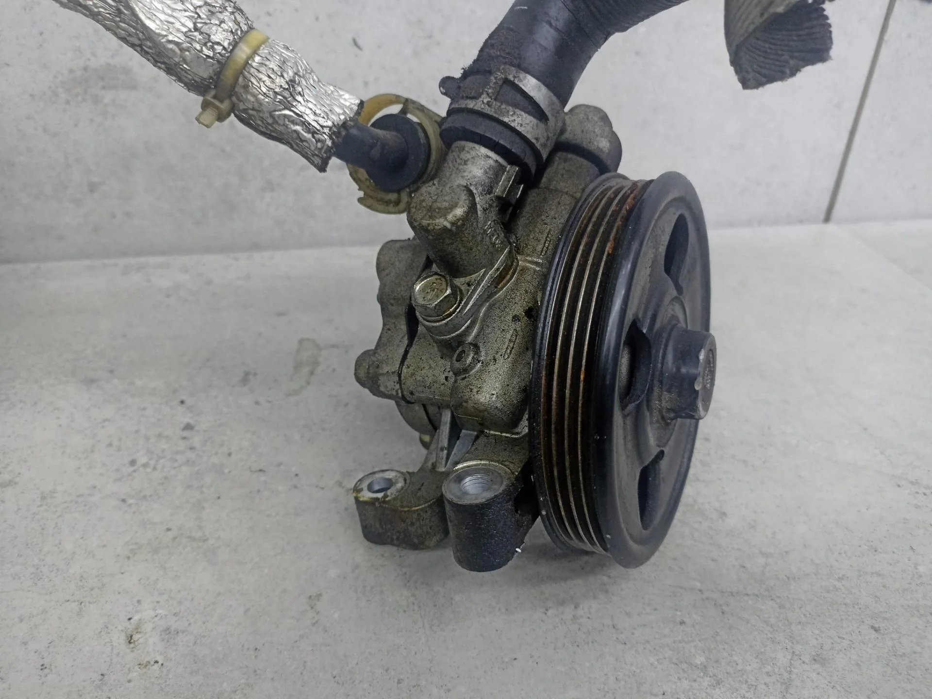 Насос гидроусилителя руля Mazda CX-9 рест.