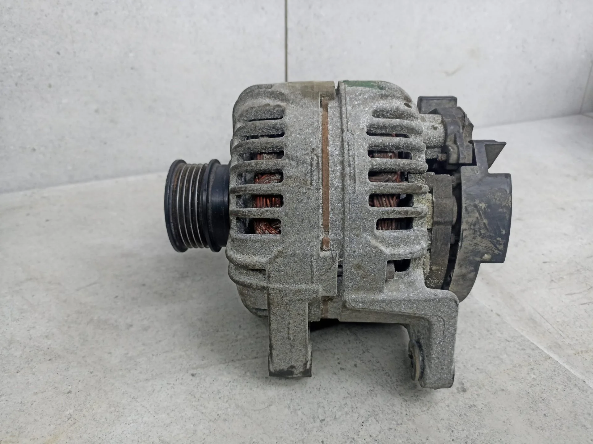 Генератор Opel Astra H 2007 13229985