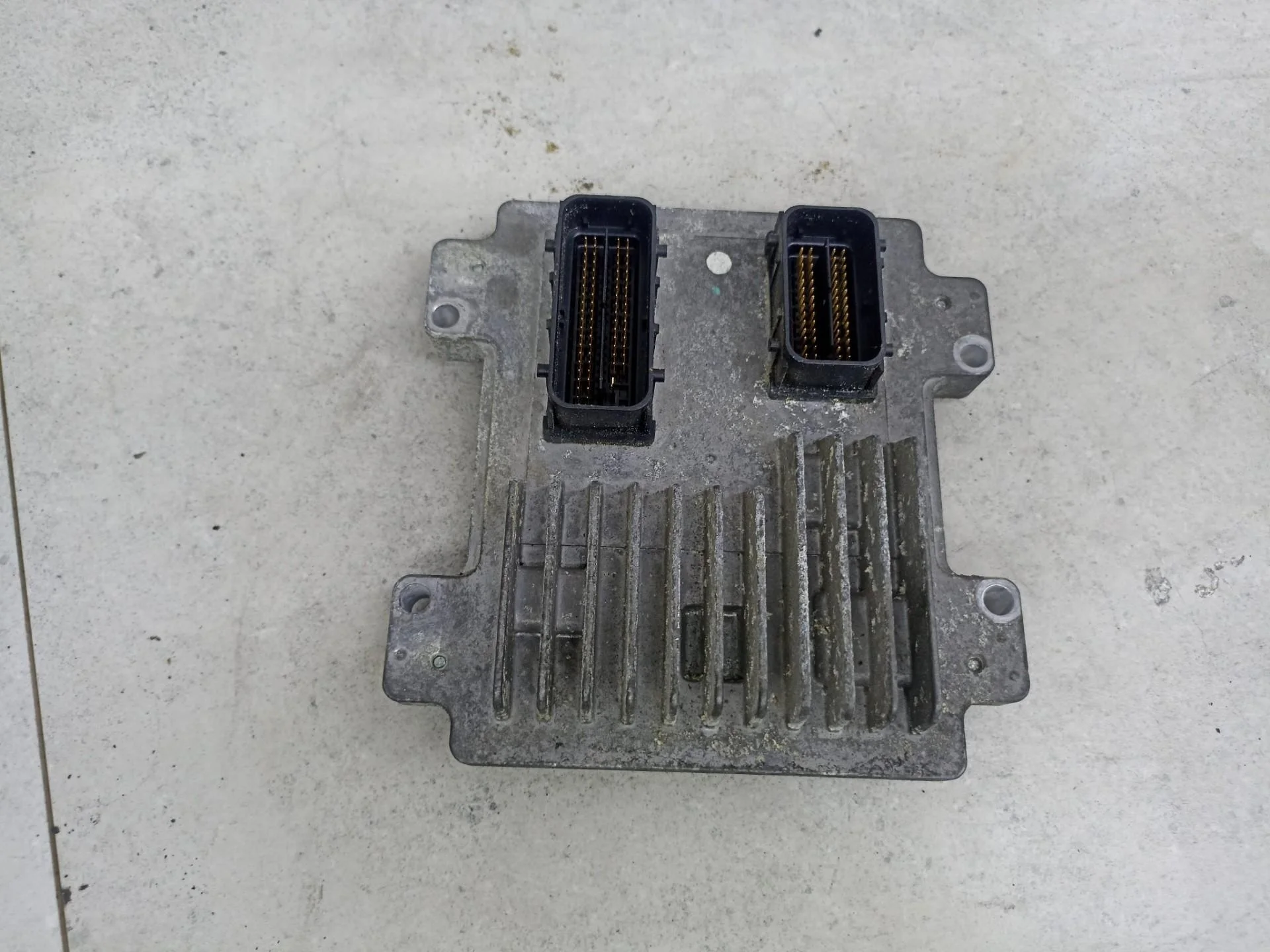 Блок управления двигателем Opel Astra J 2012