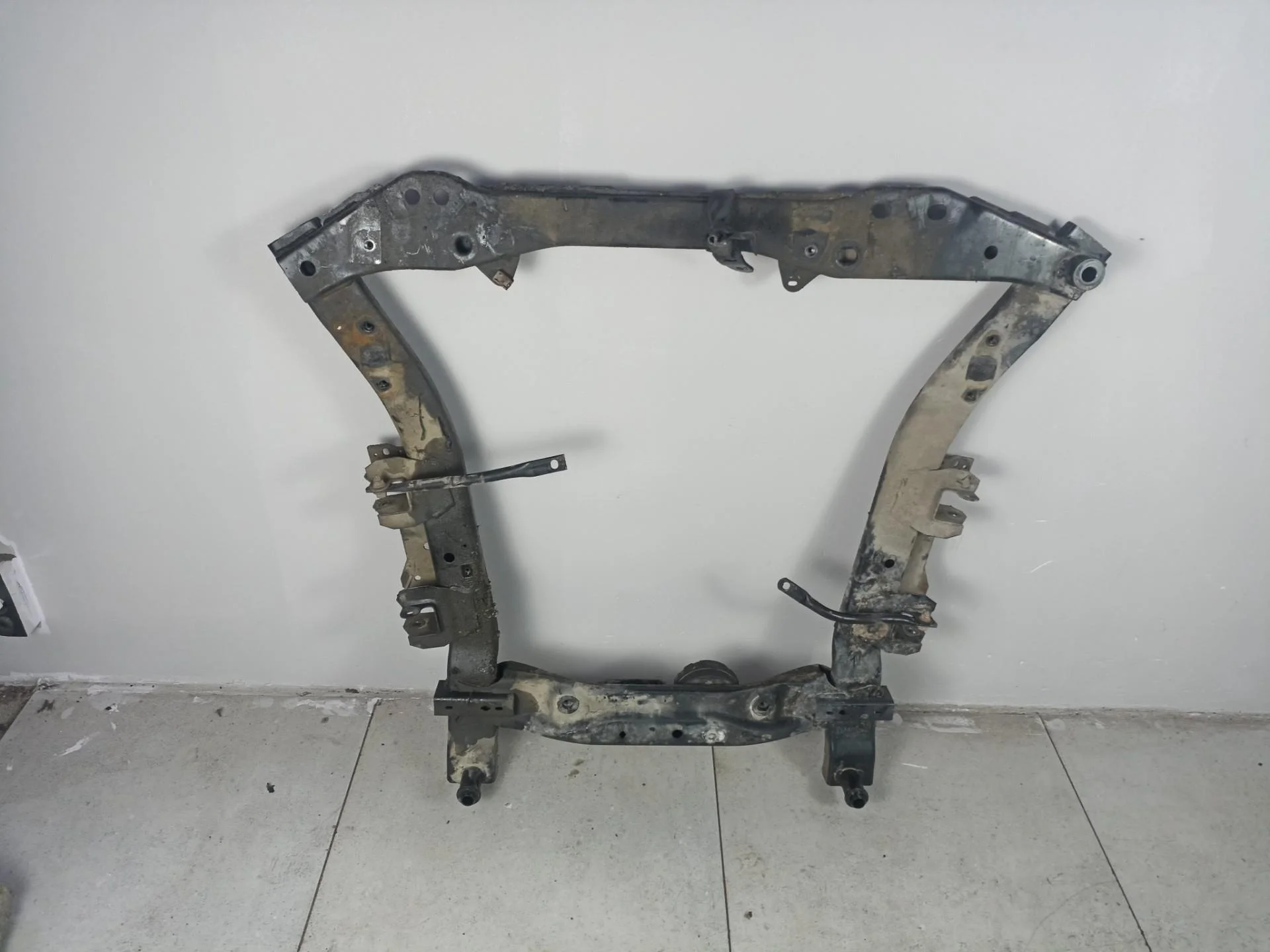 Передняя балка (подрамник) Renault Duster 2011