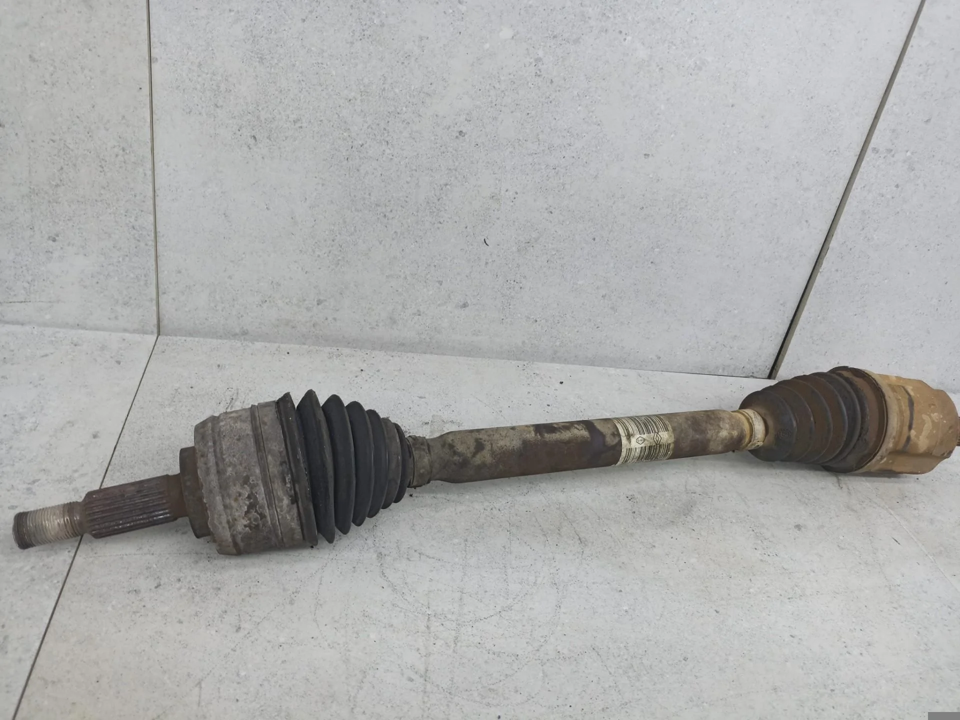 Полуось левая Renault Duster 2012 391016521R