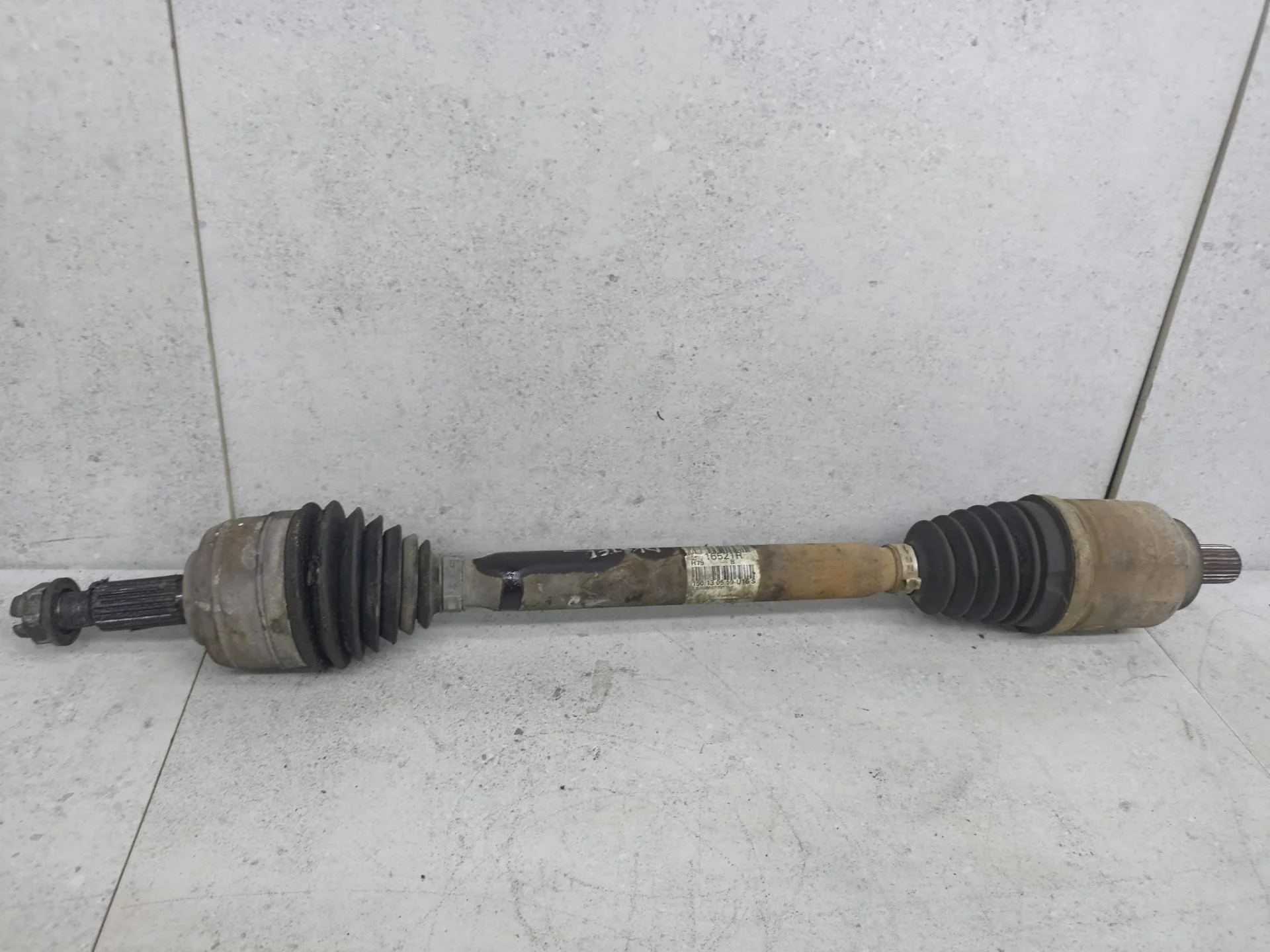 Полуось левая Renault Duster 2011 391016521R