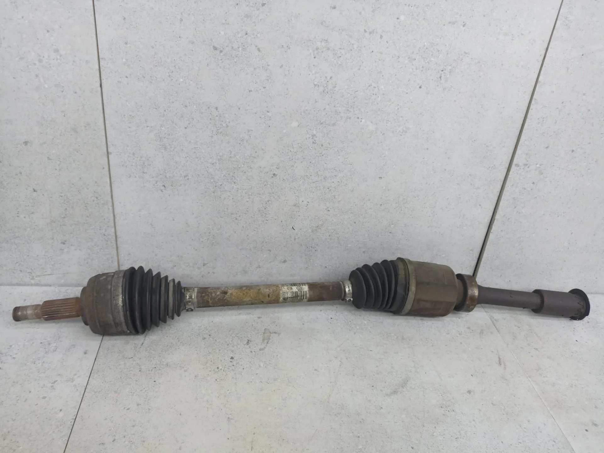 Полуось правая Renault Duster 2010 391004855R