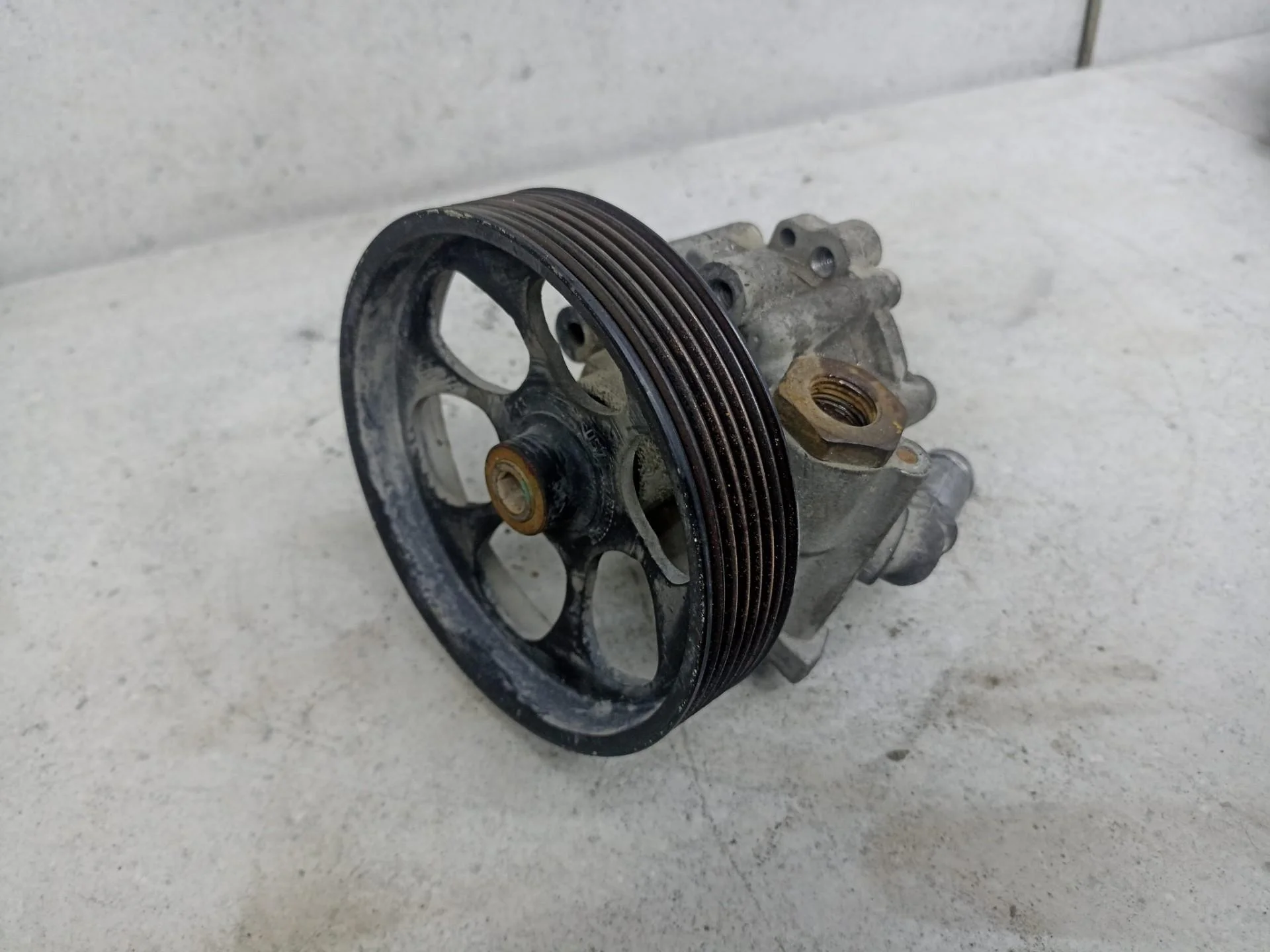 Насос гидроусилителя руля Renault Duster 2015