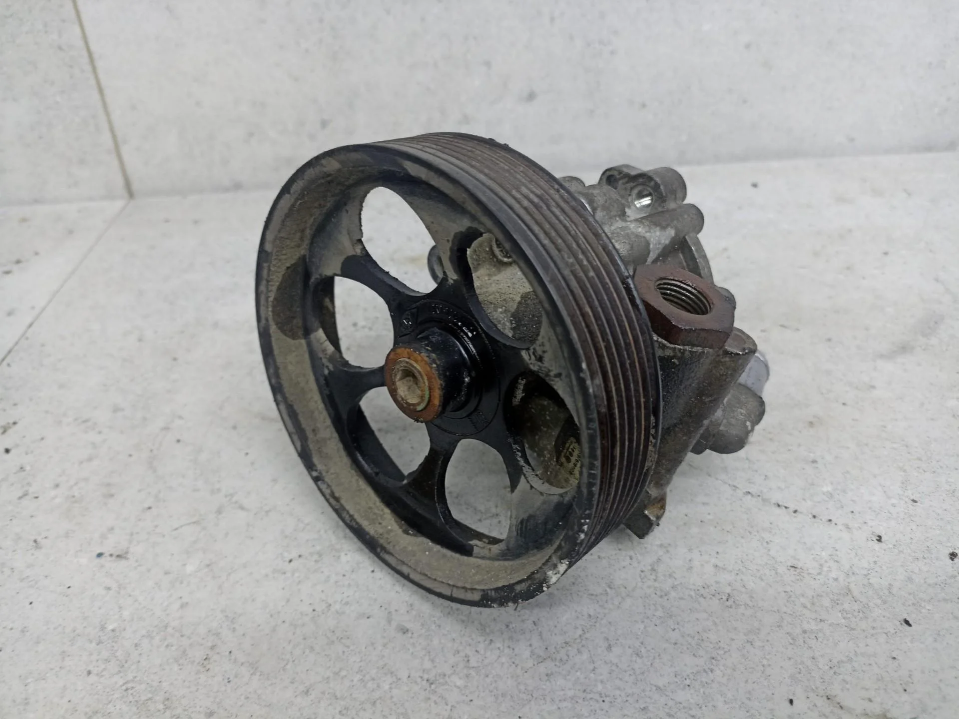 Насос гидроусилителя руля Renault Duster 2012