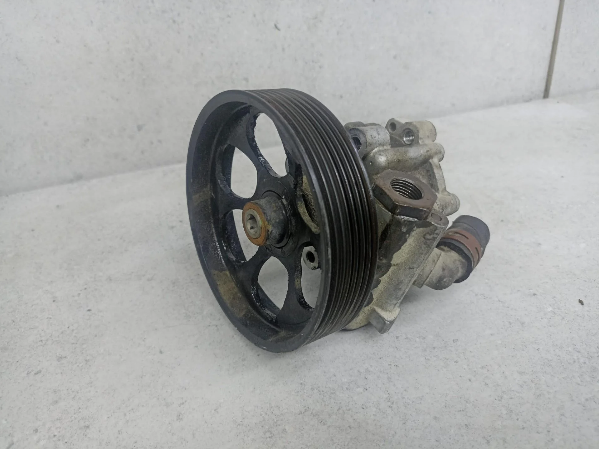 Насос гидроусилителя руля Renault Duster 2014