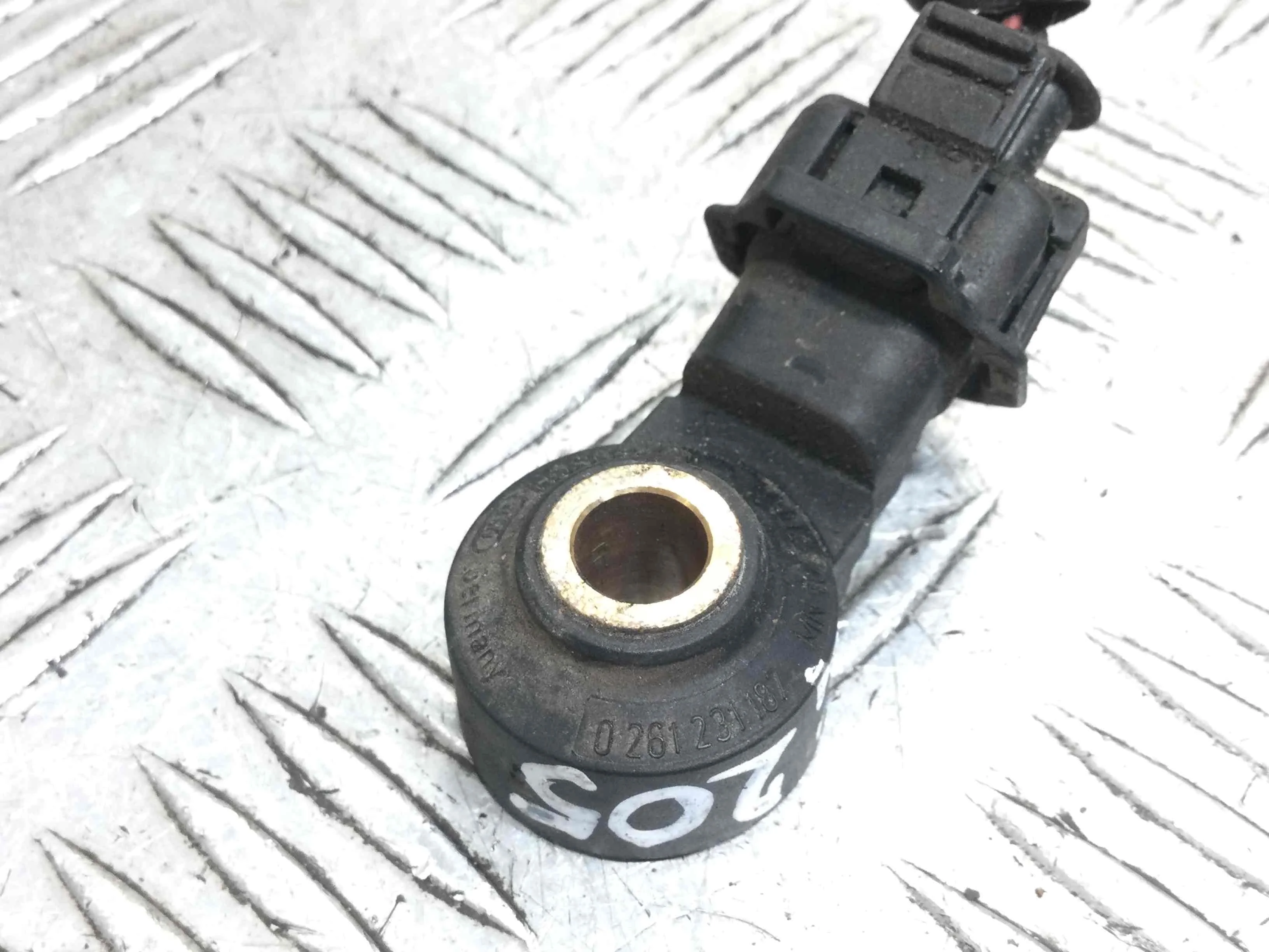 Датчик детонации Mitsubishi Colt 6 поколение 2002 - 2008 бензин 1.3 i Механика Х/б