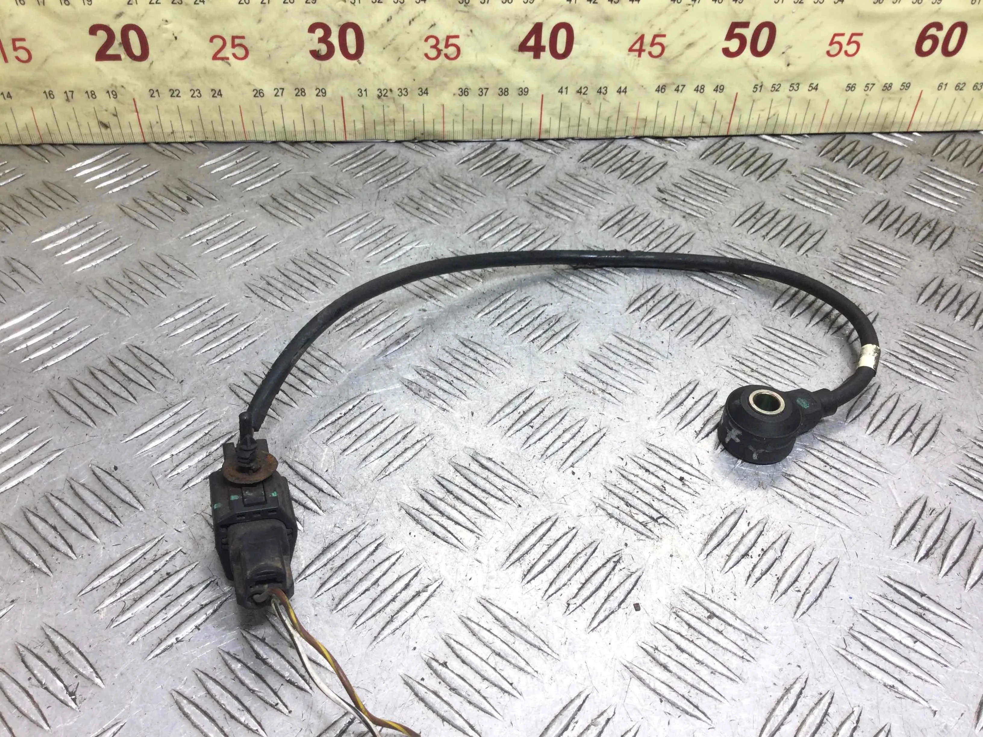 Датчик детонации Ford Focus 1 поколение [рестайлинг] (2001-2005) бензин 1.4 i Механика Х/б