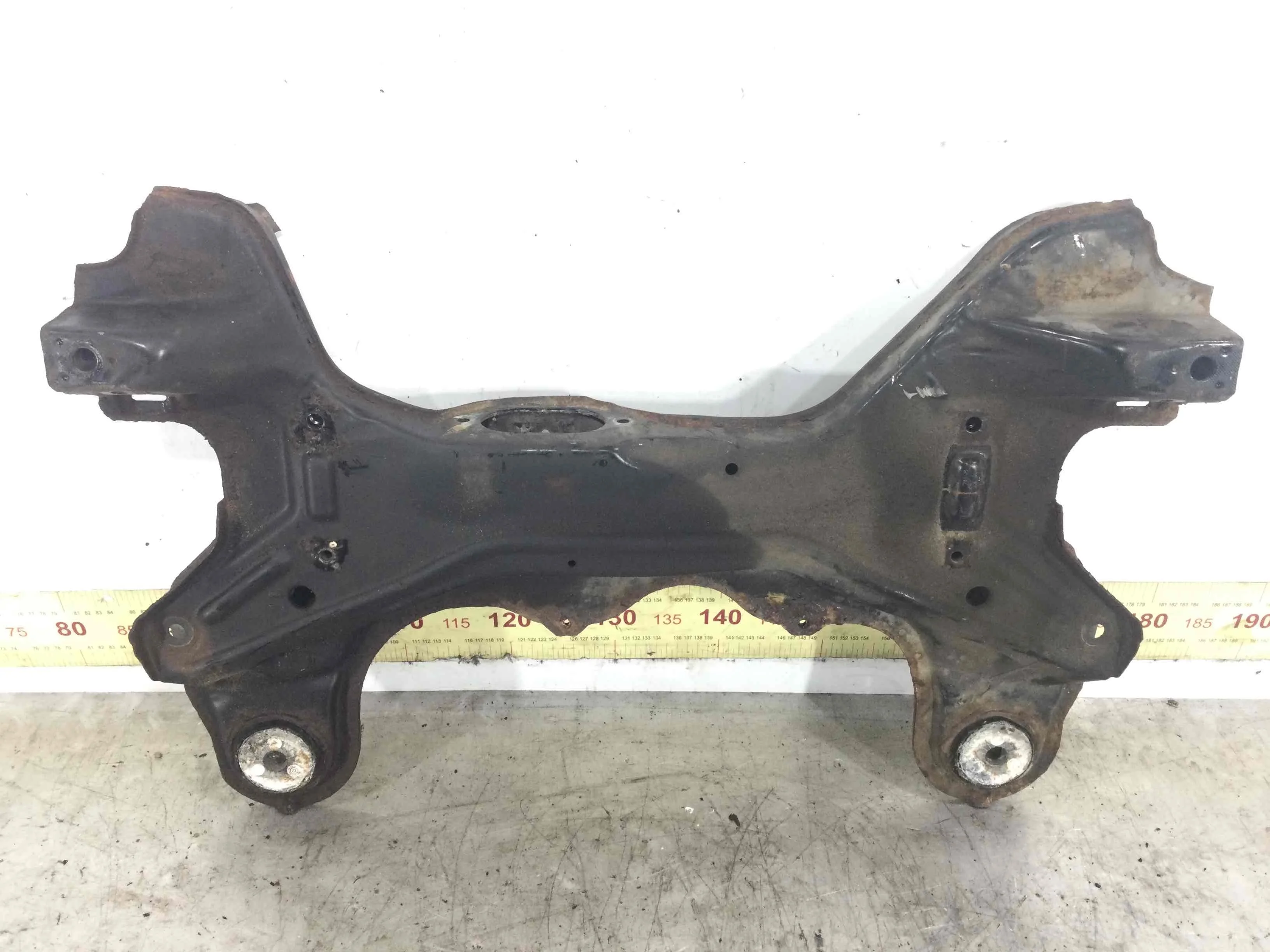 Балка подвески передняя (подрамник) Volkswagen Golf 4 поколение (1997-2004) бензин 1.4 i Механика Универсал