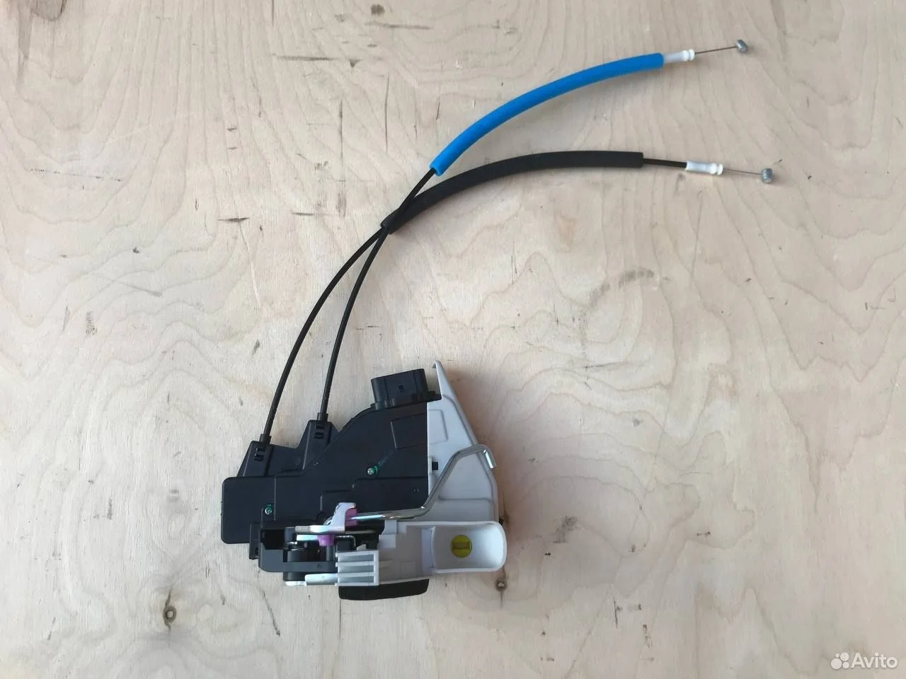 Замок передний левый kia rio 4