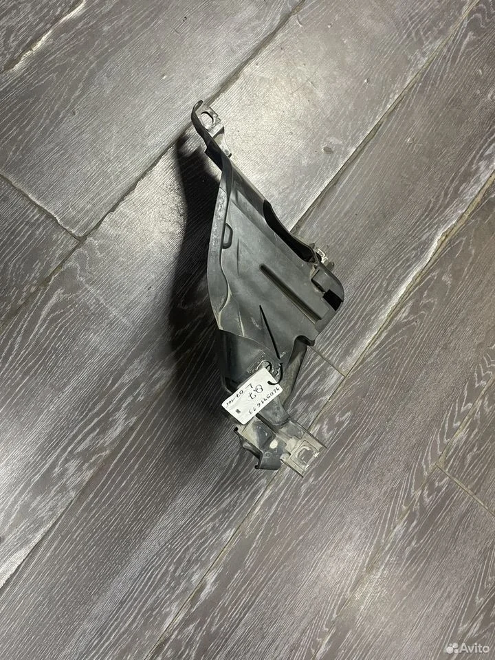 Кронштейн крепления фары audi q7 4l 4l0941613