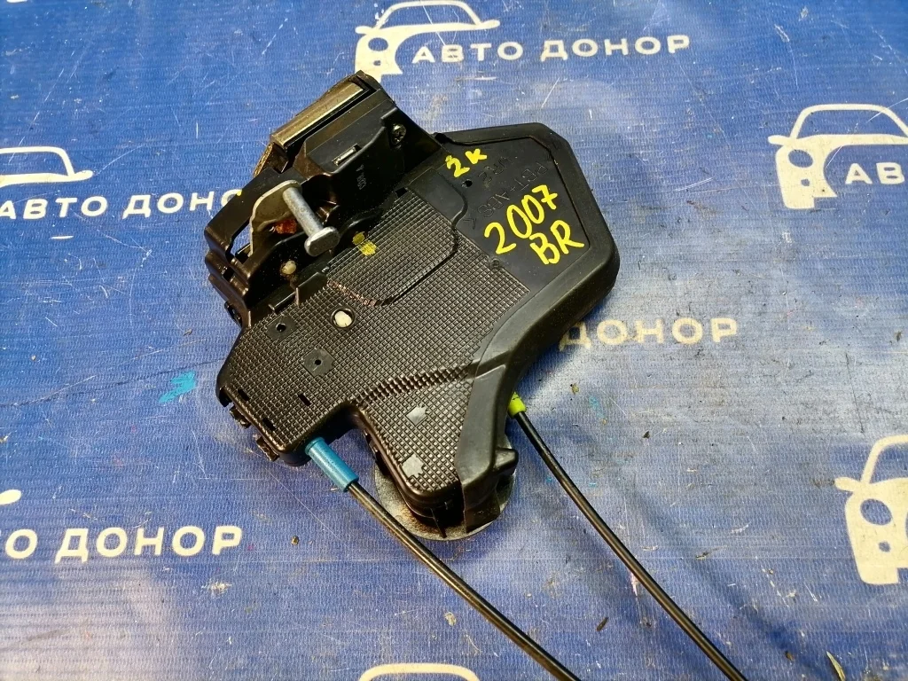 замок двери TOYOTA AVENSIS AZT250 1AZFSE