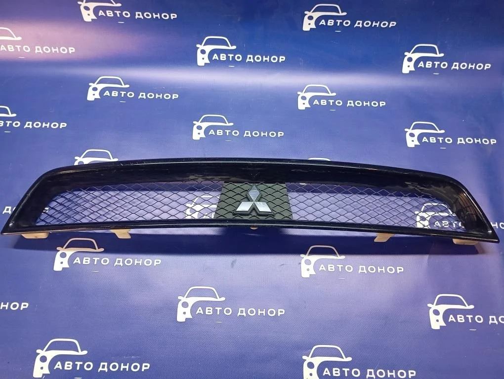 решетка радиатора MITSUBISHI GALANT FORTIS CY4A -